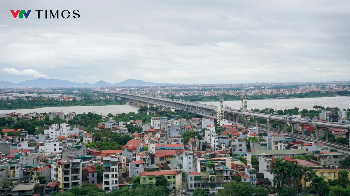 Bão số 3 gây mưa ngắt quãng tại Hà Nội, người dân không nên chủ quan- Ảnh 2. Bão số 3 gây mưa ngắt quãng tại Hà Nội, người dân không nên chủ quan- Ảnh 2.