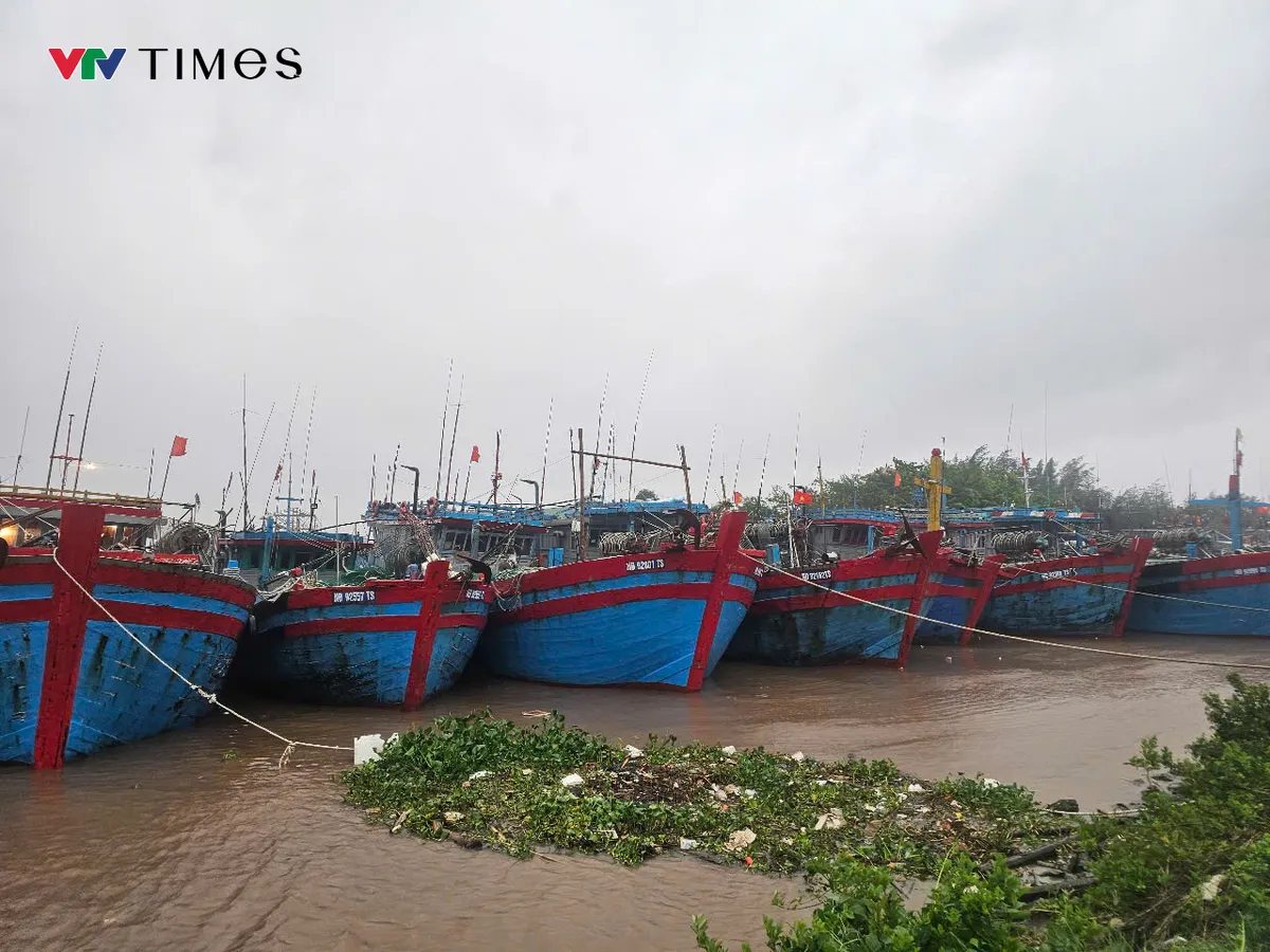 Ninh Bình nghiêm túc triển khai các biện pháp ứng phó bão số 10  - Ảnh 2.