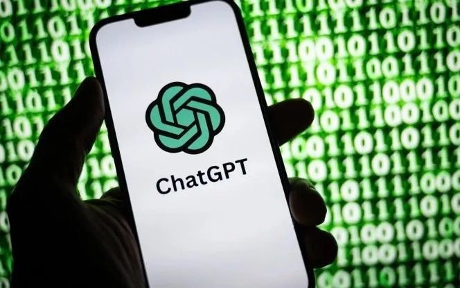 Logo ChatGPT hiển thị trên màn hình điện thoại. Ảnh: AFP