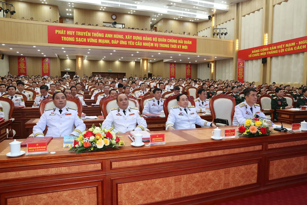 Tiếp tục xây dựng Quân chủng Hải quân cách mạng, chính quy, tinh nhuệ, hiện đại - Ảnh 6.