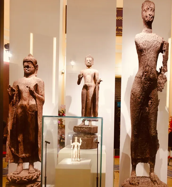 Gìn giữ di sản giữa nhịp sống hiện đại- Ảnh 3. Gìn giữ di sản giữa nhịp sống hiện đại- Ảnh 3.