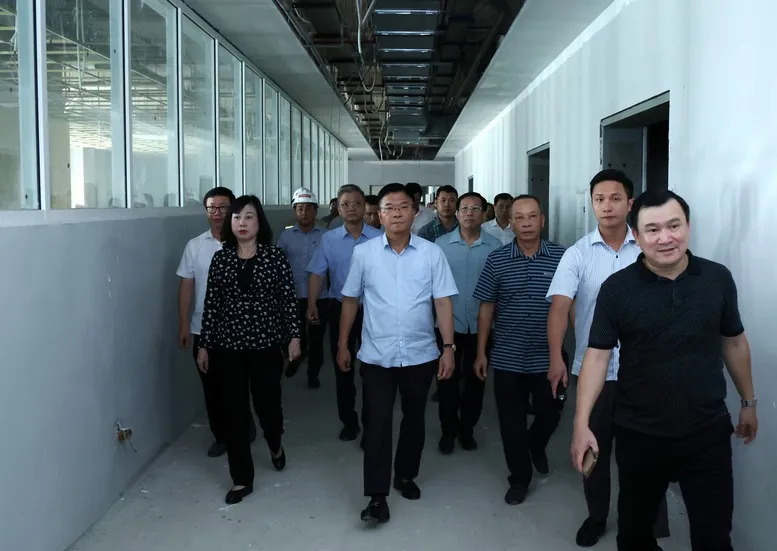 Trước ngày 30/11, đưa cơ sở 2 Bệnh viện Bạch Mai, Việt Đức vào sử dụng - Ảnh 1.