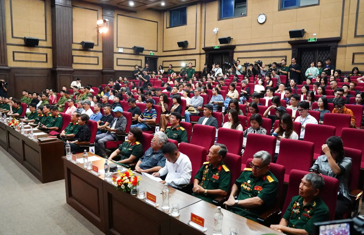 Phim điện ảnh "Mưa đỏ" gây xúc động mạnh: Tái hiện 81 ngày đêm khốc liệt tại Thành cổ Quảng Trị - Ảnh 10.