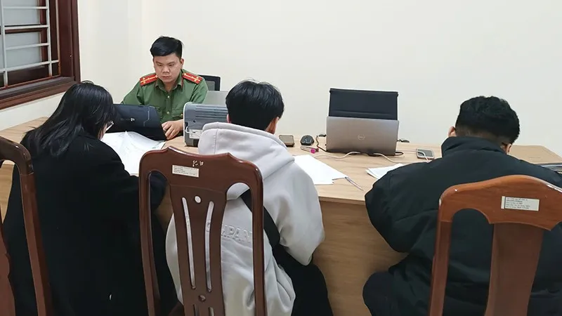Triệu tập 5 người đăng tải thông tin sai sự thật về Trường Đại học Yersin Đà Lạt - Ảnh 1.