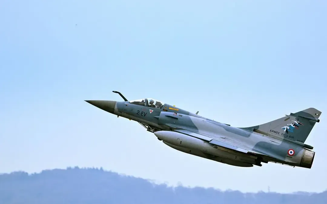 Một máy bay chiến đấu Mirage 2000-5F cất cánh từ Căn cứ Không quân Luxeuil-Saint-Sauveur ở Saint-Sauveur, Pháp, ngày 13/3/2022 (Ảnh minh họa: AFP/Getty Images)