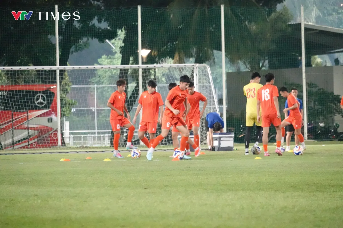 U23 Việt Nam tập trung cao độ trước trận bán kết U23 Đông Nam Á- Ảnh 1.