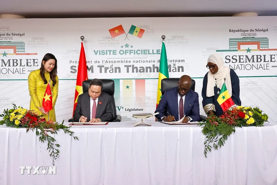 Chủ tịch Quốc hội Trần Thanh Mẫn và Chủ tịch Quốc hội Senegal ký kết Thỏa thuận hợp tác - Ảnh 1.