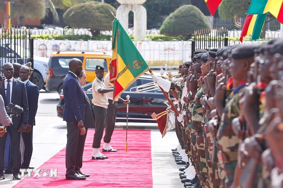 Lễ đón trọng thể Chủ tịch Quốc hội Trần Thanh Mẫn thăm chính thức Senegal- Ảnh 3. Lễ đón trọng thể Chủ tịch Quốc hội Trần Thanh Mẫn thăm chính thức Senegal- Ảnh 3.