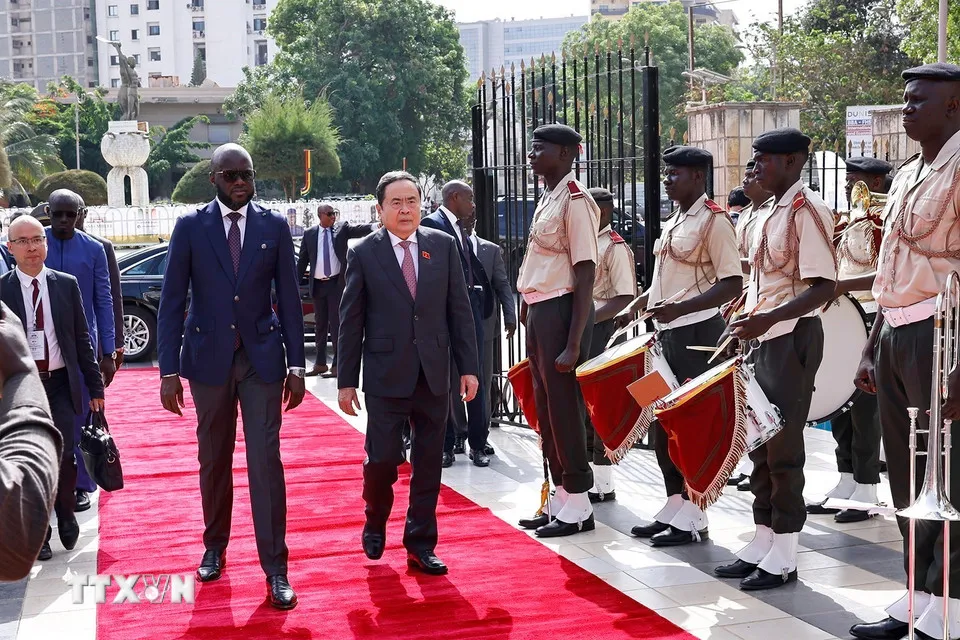 Lễ đón trọng thể Chủ tịch Quốc hội Trần Thanh Mẫn thăm chính thức Senegal- Ảnh 2. Lễ đón trọng thể Chủ tịch Quốc hội Trần Thanh Mẫn thăm chính thức Senegal- Ảnh 2.