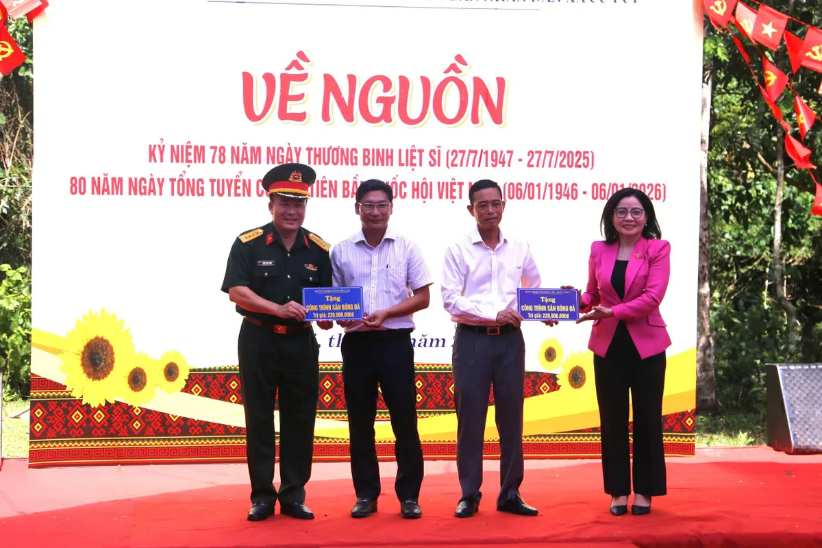 Đoàn ĐBQH Đắk Lắk: Tri ân, sẻ chia và hun đúc khát vọng phát triển - Ảnh 2.