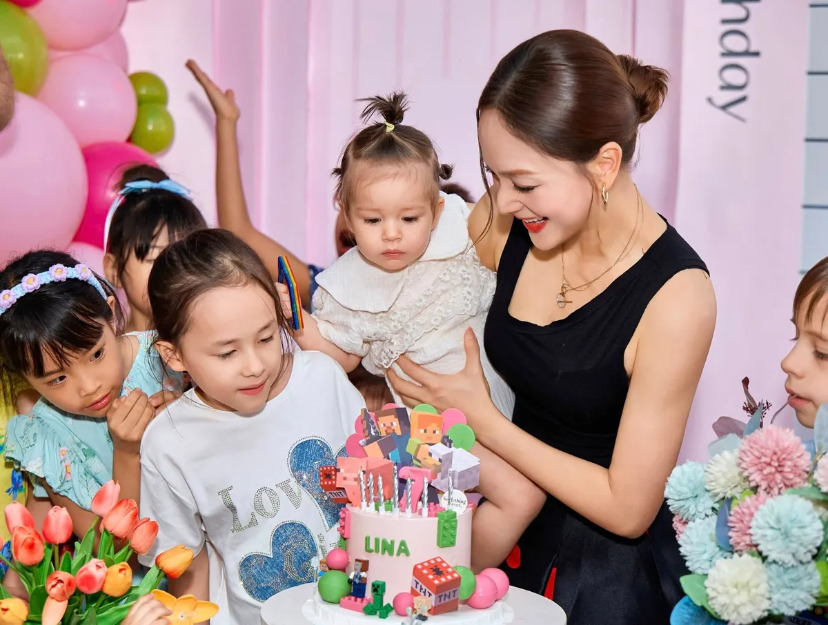 Diễn viên Lan Phương ly thân chồng Tây- Ảnh 1. Diễn viên Lan Phương ly thân chồng Tây- Ảnh 1.