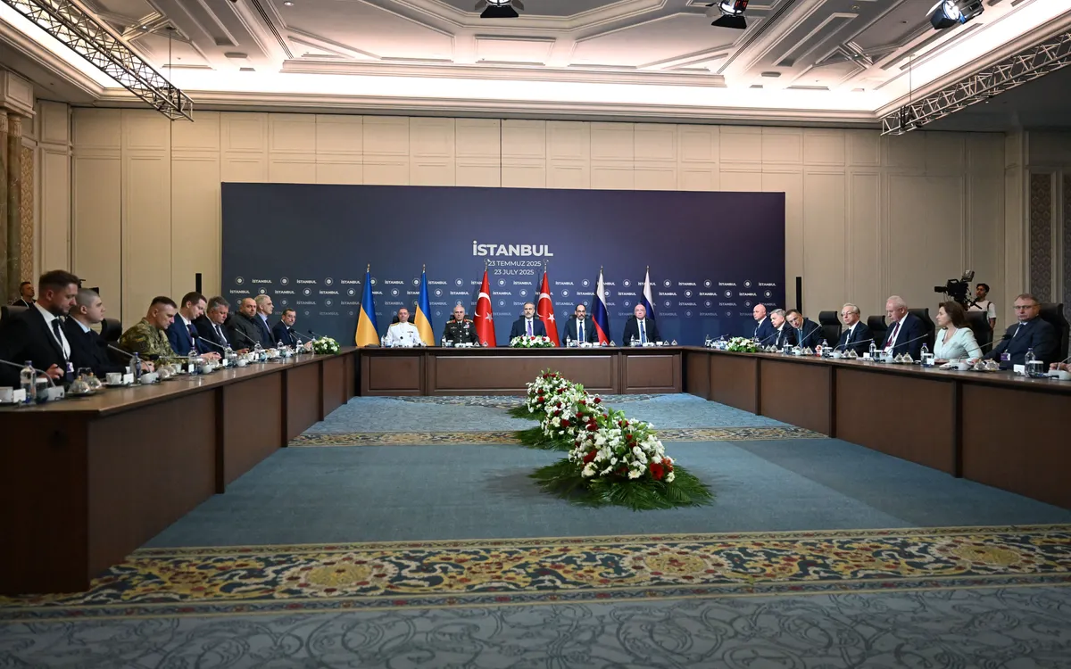 Toàn cảnh vòng hòa đàm thứ 3 giữa Nga và Ukraine tại Istanbul, Thổ Nhĩ Kỳ, ngày 23/7/2025 (Ảnh: AFP)