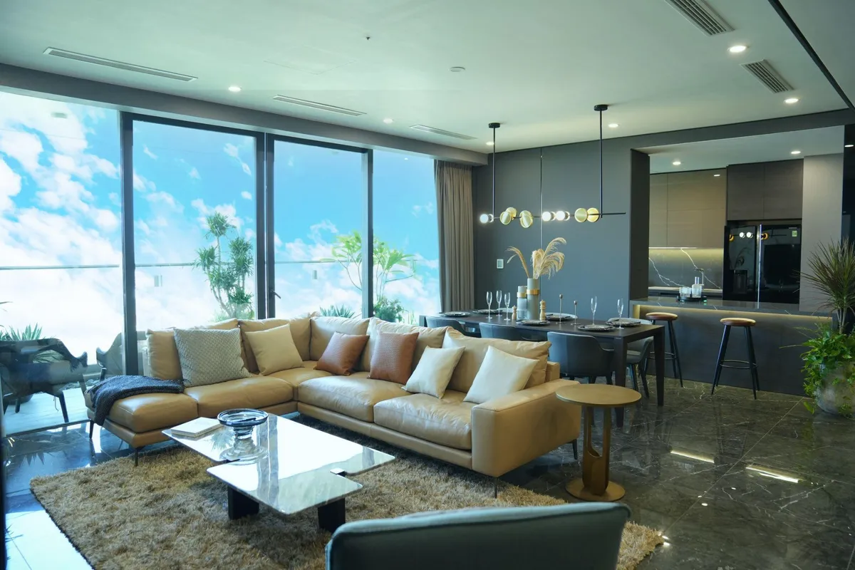 Livestream của Sunshine Group 22/7: Bất ngờ căn hộ 3 phòng ngủ Sunshine Golden River được chốt giá 14,1 tỷ đồng - Ảnh 3.