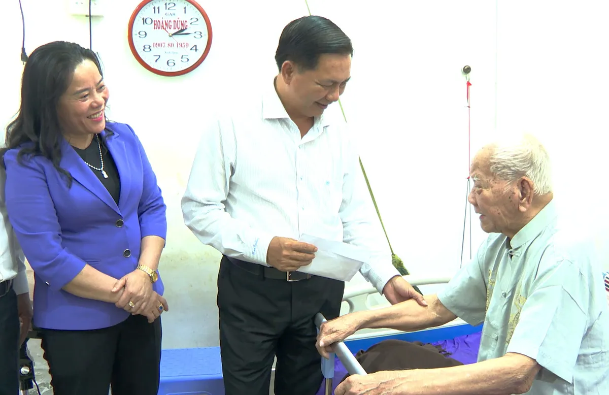 Nhiều hoạt động đền ơn đáp nghĩa người có công với cách mạng tại TP Cần Thơ - Ảnh 2.