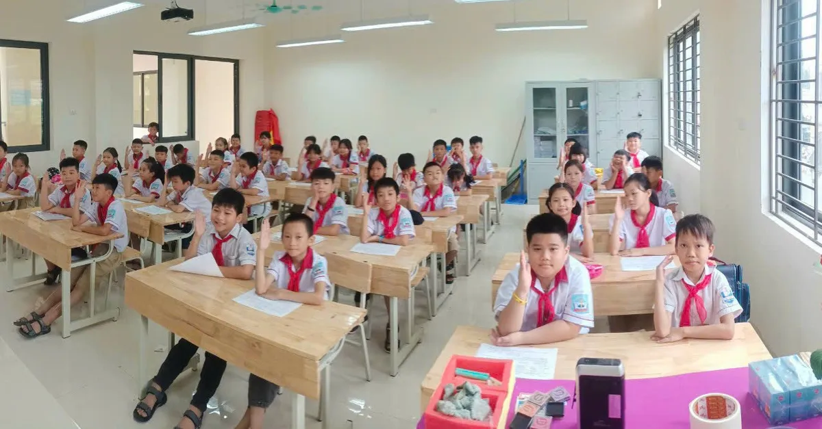 Hà Nội hỗ trợ suất ăn trưa cho học sinh tiểu học: Thiết thực và hiệu quả lâu dài- Ảnh 1. Hà Nội hỗ trợ suất ăn trưa cho học sinh tiểu học: Thiết thực và hiệu quả lâu dài- Ảnh 1.