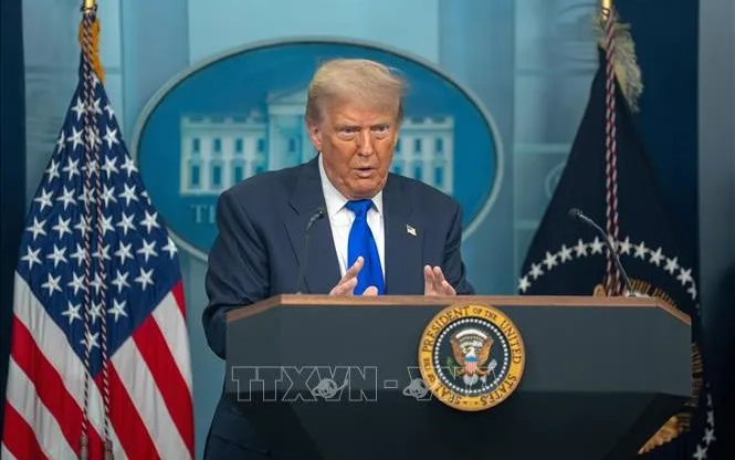 Tổng thống Mỹ Donald Trump phát biểu tại cuộc họp báo ở Nhà Trắng, Washington, D.C. Ảnh: THX/TTXVN Tổng thống Mỹ Donald Trump phát biểu tại cuộc họp báo ở Nhà Trắng, Washington, D.C. Ảnh: THX/TTXVN