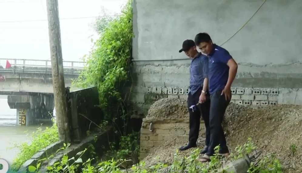 Người dân ven sông sống trong thấp thỏm lo sạt lở, canh nước từng đêm- Ảnh 1. Người dân ven sông sống trong thấp thỏm lo sạt lở, canh nước từng đêm- Ảnh 1.