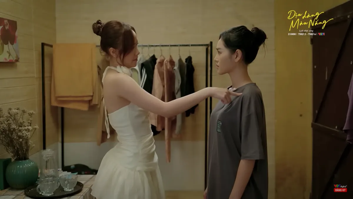 Dịu dàng màu nắng - Tập 38: Lan Anh phát hiện em gái hàng xóm nhòm ngó chồng mình - Ảnh 2.
