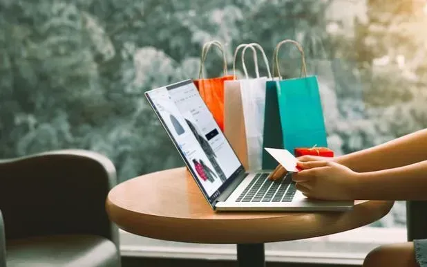 Người Việt chi hơn 202.000 tỷ đồng mua hàng online Người Việt chi hơn 202.000 tỷ đồng mua hàng online