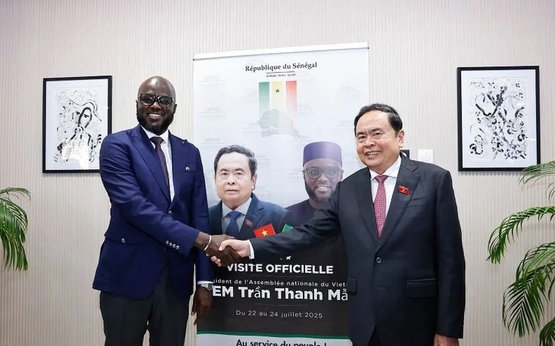 Chủ tịch Quốc hội Trần Thanh Mẫn và Chủ tịch Quốc hội Malick Ndiaye. (Ảnh: TTXVN) Chủ tịch Quốc hội Trần Thanh Mẫn và Chủ tịch Quốc hội Malick Ndiaye. (Ảnh: TTXVN)