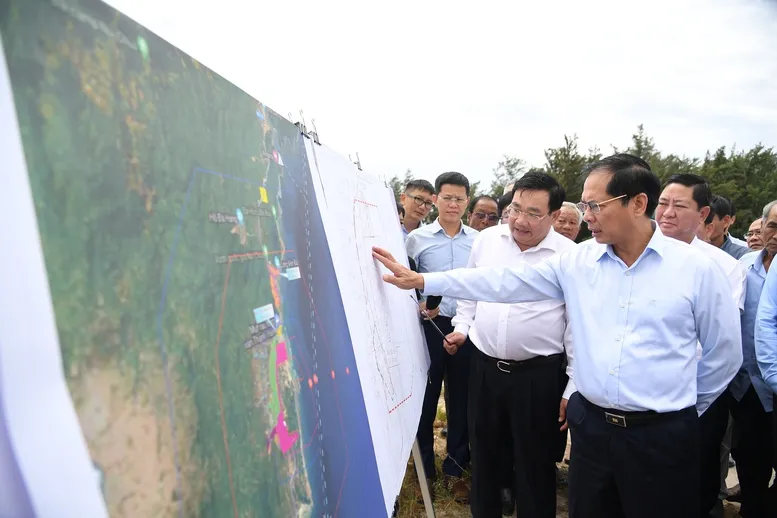Phó Thủ tướng Bùi Thanh Sơn làm việc về nhà máy điện hạt nhân tại Khánh Hòa - Ảnh 1.