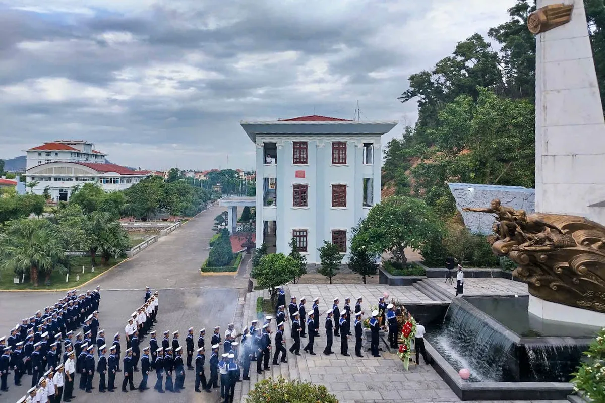 Hải quân nhân dân Việt Nam tổ chức nhiều hoạt động tri ân nhân Ngày Thương binh - Liệt sĩ - Ảnh 12.