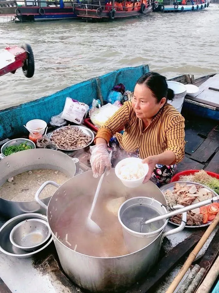 Chợ nổi miền Tây trước nguy cơ mai một- Ảnh 2. Chợ nổi miền Tây trước nguy cơ mai một- Ảnh 2.