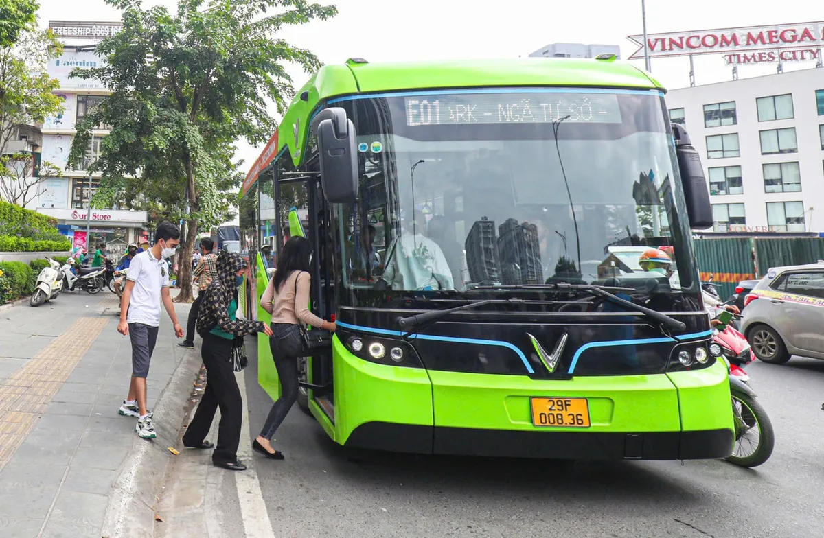 Nên di chuyển bằng phương tiện gì để xem diễu binh, diễu hành Quốc khánh 2-9? - Ảnh 3.