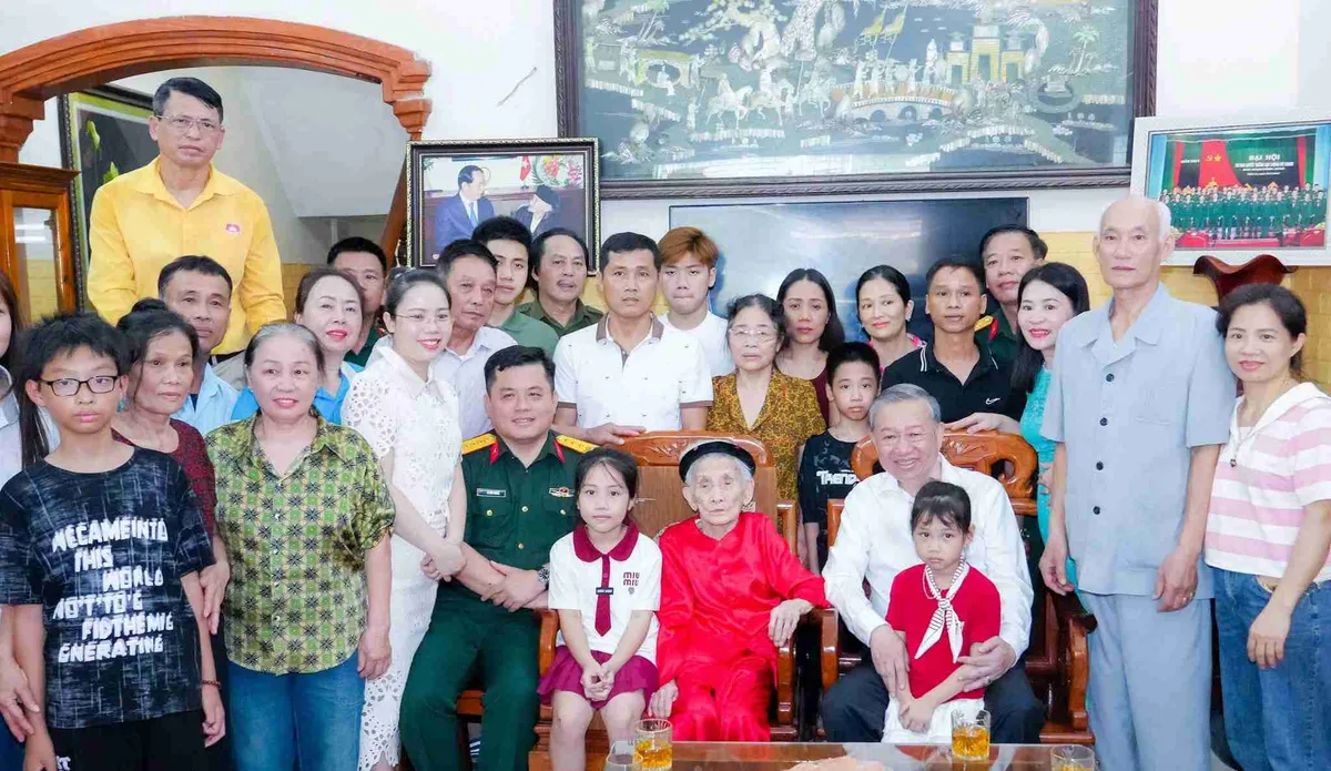 Mẹ Sáu trăm tuổi và hai người con mãi mãi không về - Ảnh 3.