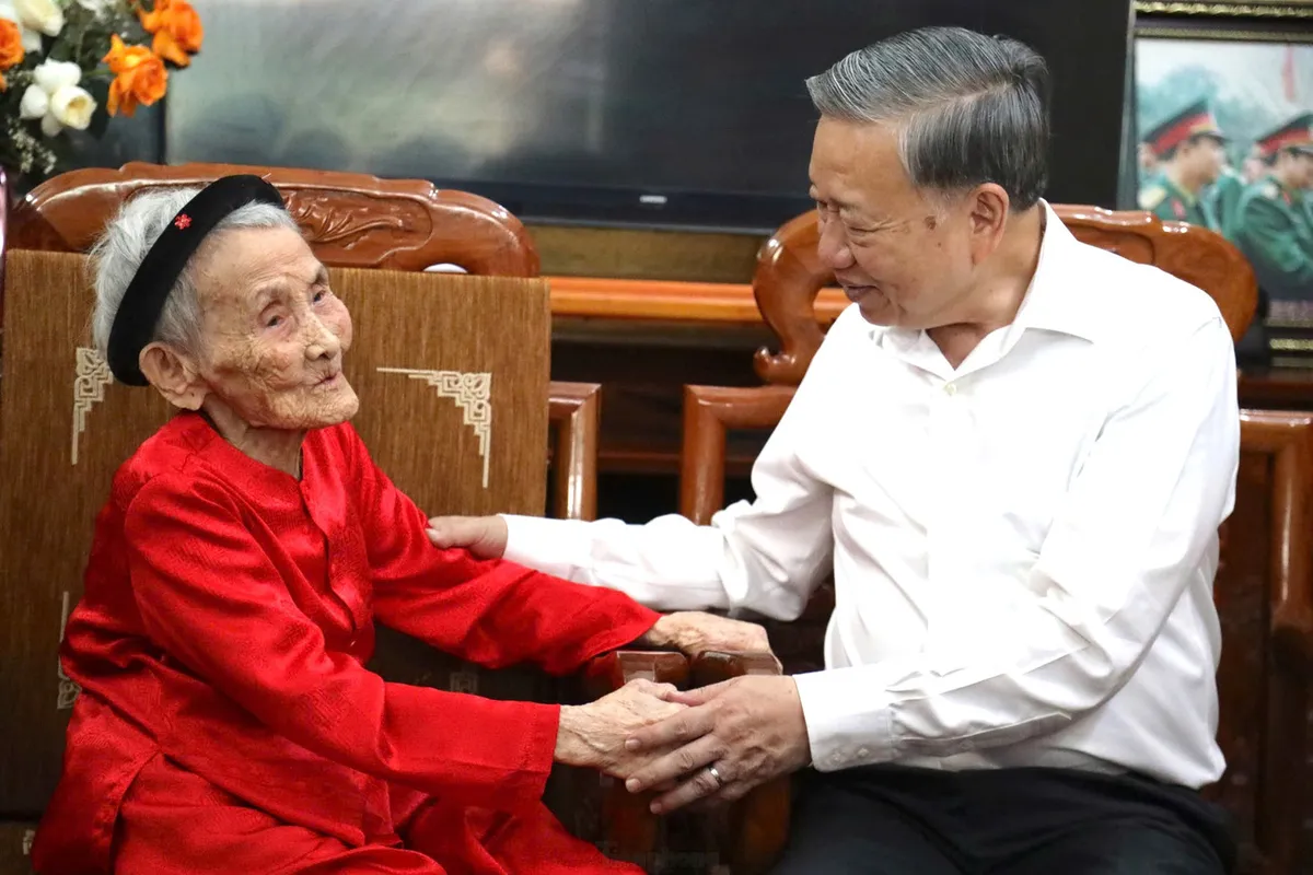 Mẹ Sáu trăm tuổi và hai người con mãi mãi không về - Ảnh 4.