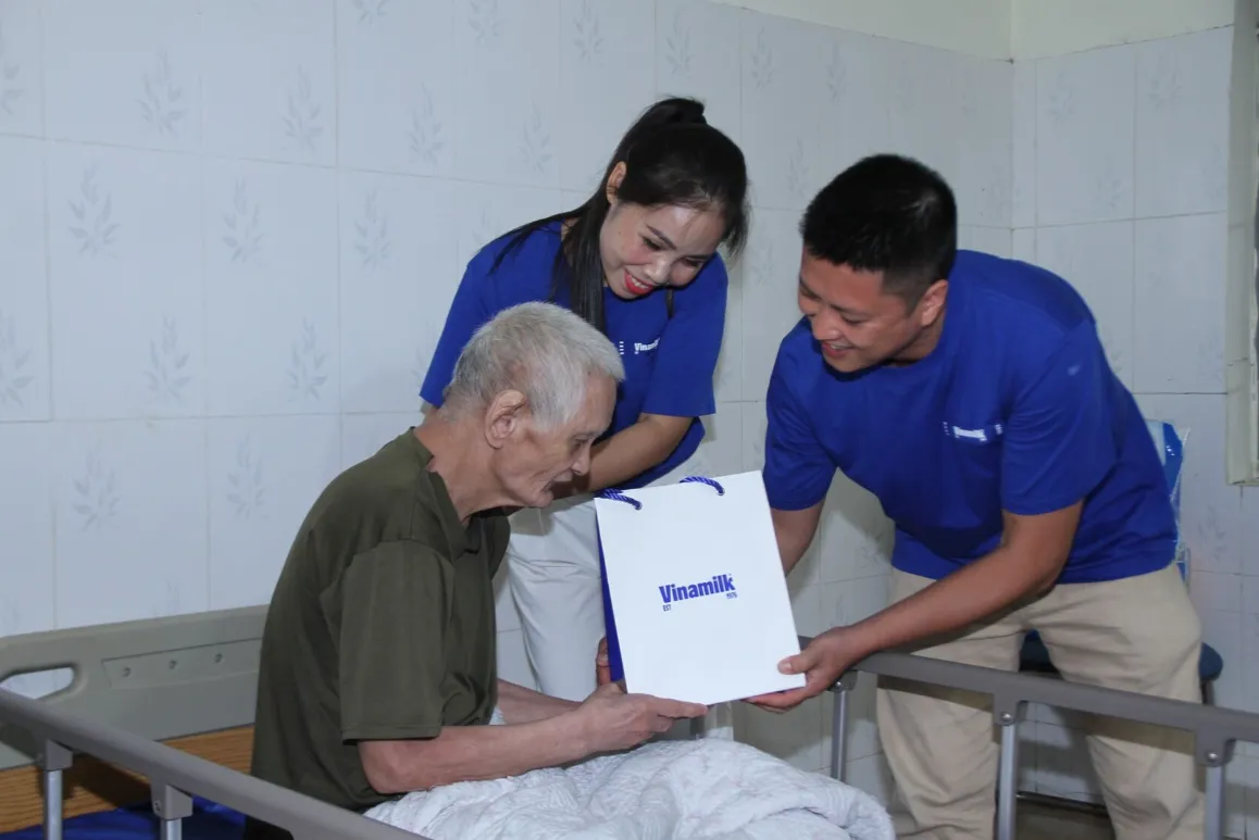 Vinamilk: “Tri ân thế hệ đi trước là cách chúng tôi tiếp tục chăm sóc thế hệ mai sau” - Ảnh 5.
