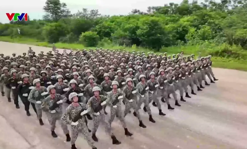 Bước chân người lính đặc công trên thao trường tập luyện diễu binh- Ảnh 3. Bước chân người lính đặc công trên thao trường tập luyện diễu binh- Ảnh 3.