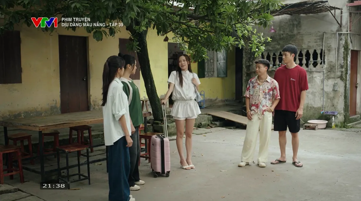 Dịu dàng màu nắng - Tập 39: Xuân lo lắng không yên khi nhận được học bổng - Ảnh 6.
