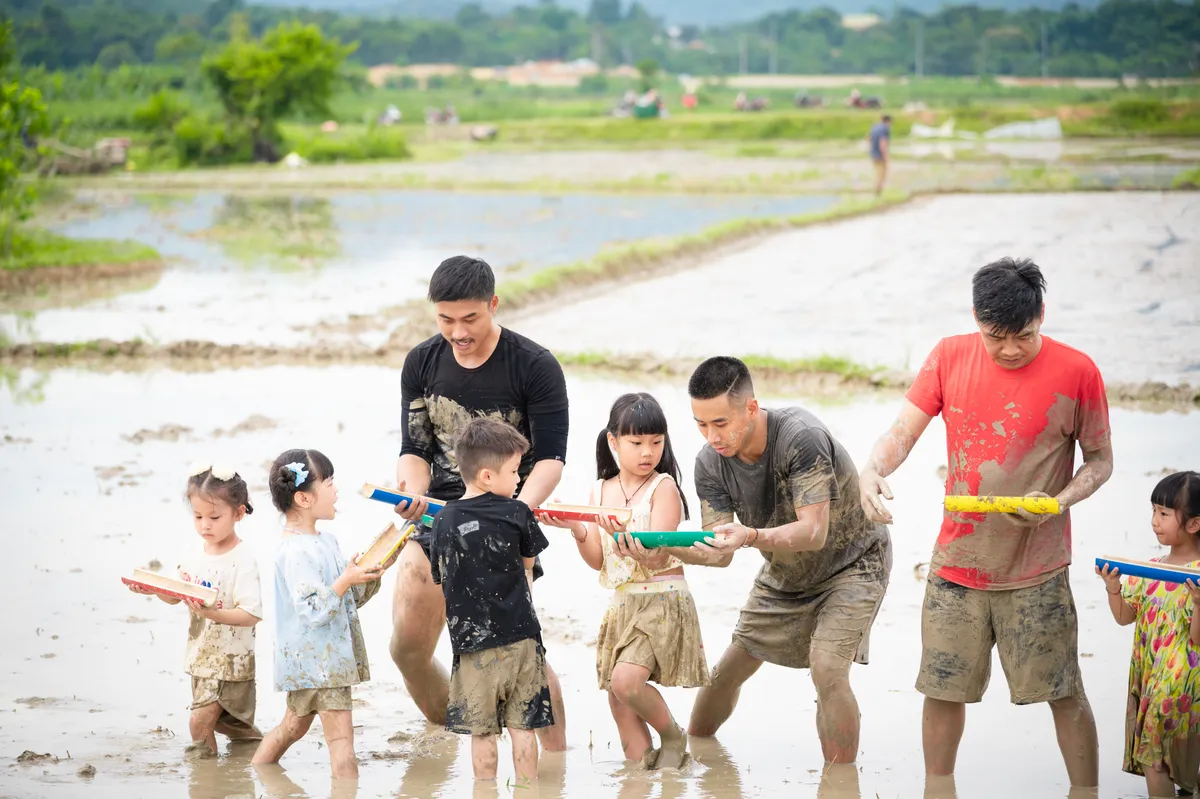 Bố ơi, mình đi đâu thế - Tập 11: Các ông bố đòi đối đầu với bác Leng Keng - Ảnh 1.