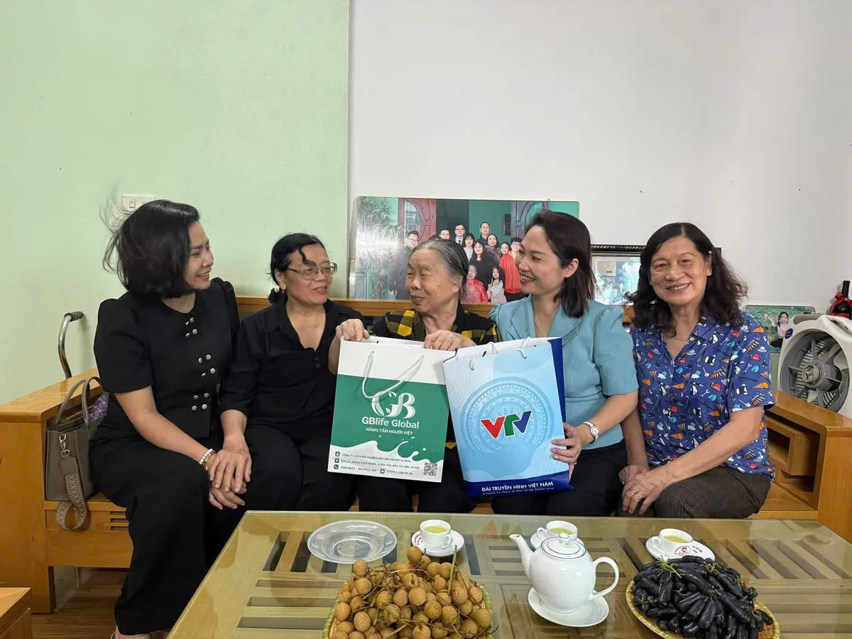 Ấm áp nghĩa tình VTV gửi tới các Mẹ Việt Nam Anh hùng - Ảnh 2.