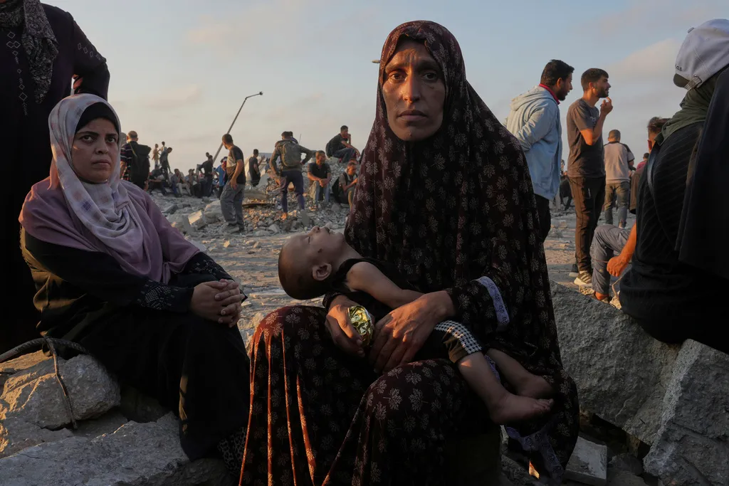 Tuần hành toàn cầu kêu gọi chấm dứt thảm họa nhân đạo tại Gaza- Ảnh 1. Tuần hành toàn cầu kêu gọi chấm dứt thảm họa nhân đạo tại Gaza- Ảnh 1.