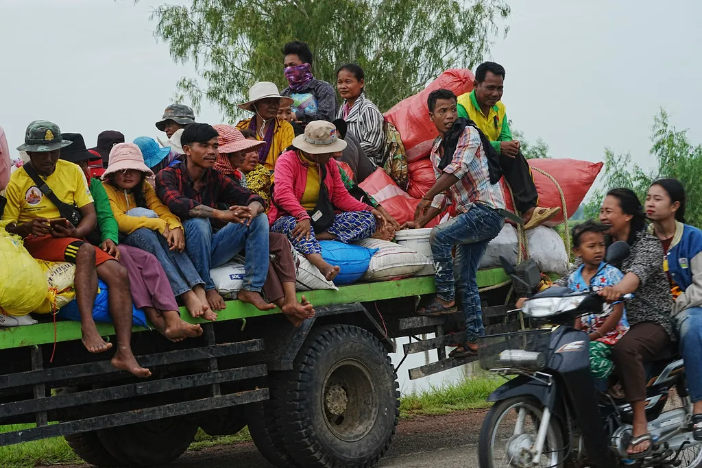 Thái Lan và Campuchia ủng hộ đề xuất ngừng bắn tại khu vực biên giới- Ảnh 1.