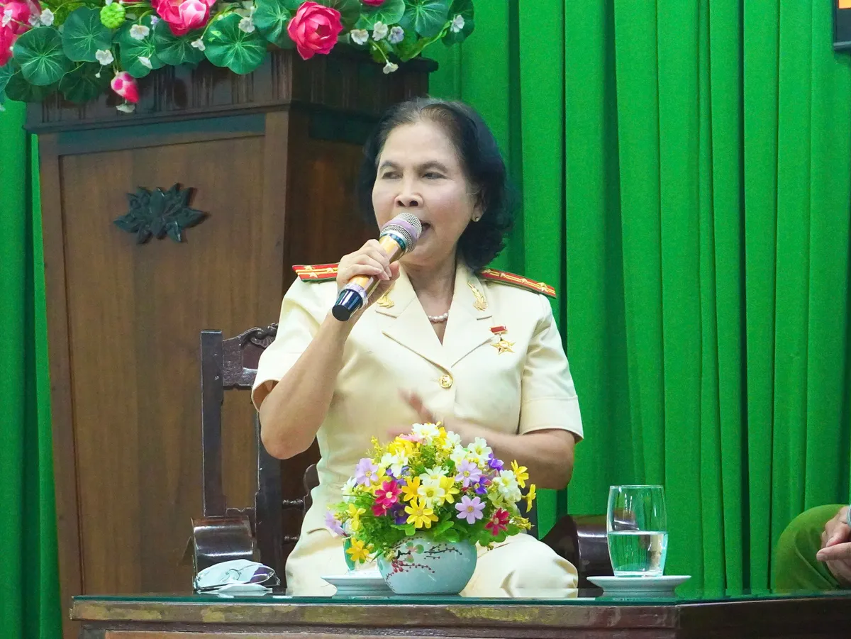 Nữ Anh hùng Lực lượng vũ trang thắp sáng niềm tin cho những người trẻ lầm lỡ- Ảnh 3. Nữ Anh hùng Lực lượng vũ trang thắp sáng niềm tin cho những người trẻ lầm lỡ- Ảnh 3.