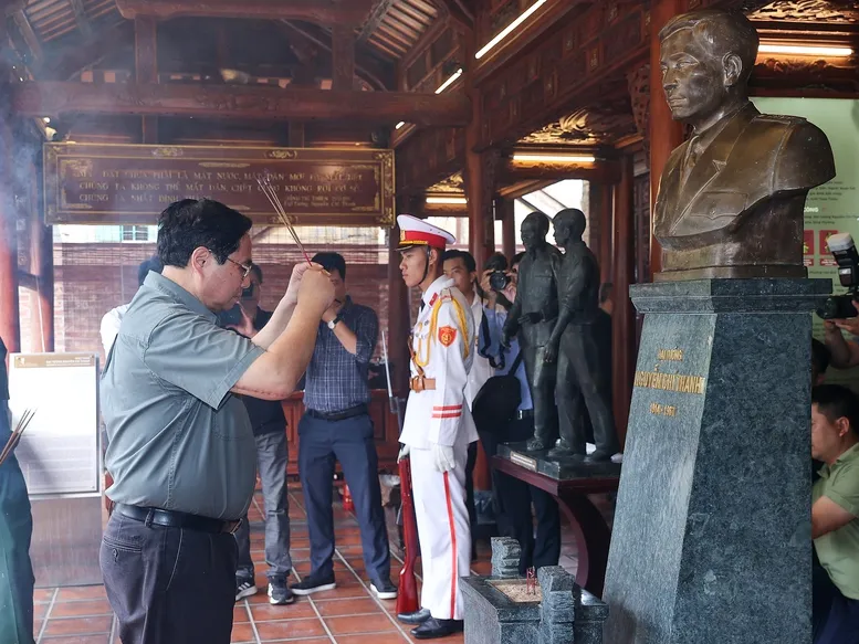 Thủ tướng tri ân các lãnh đạo tiền bối và người có công với cách mạng tại Quảng Trị, Huế - Ảnh 4.