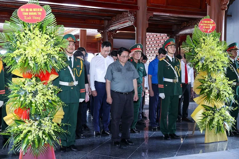 Thủ tướng tri ân các lãnh đạo tiền bối và người có công với cách mạng tại Quảng Trị, Huế - Ảnh 3.