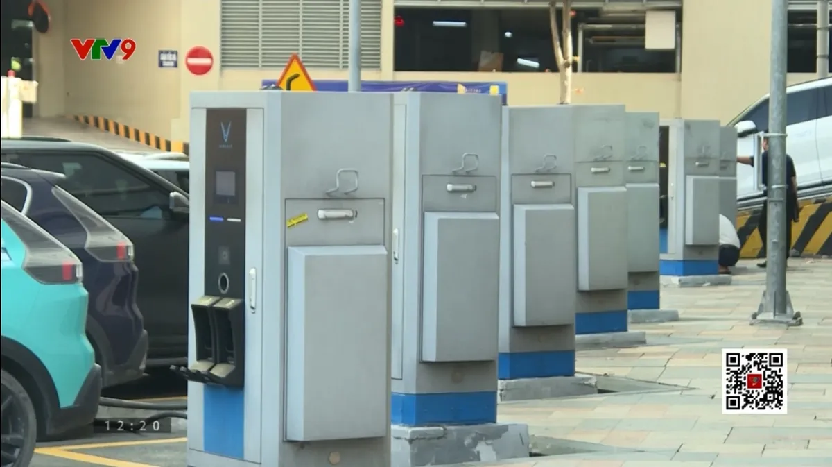 pnhn-2607-4 xe điện cần lộ trình.jpg