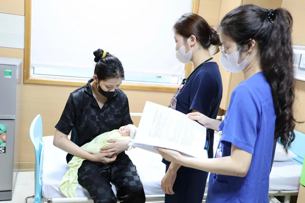 Hành trình hồi sinh kỳ diệu của bé gái sinh non ở tuần 24, nặng 550gram - Ảnh 3.