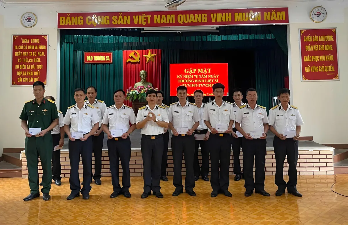 Lữ đoàn 146 tổ chức các hoạt động tri ân nhân Ngày Thương binh - Liệt sĩ 27/7 - Ảnh 7.