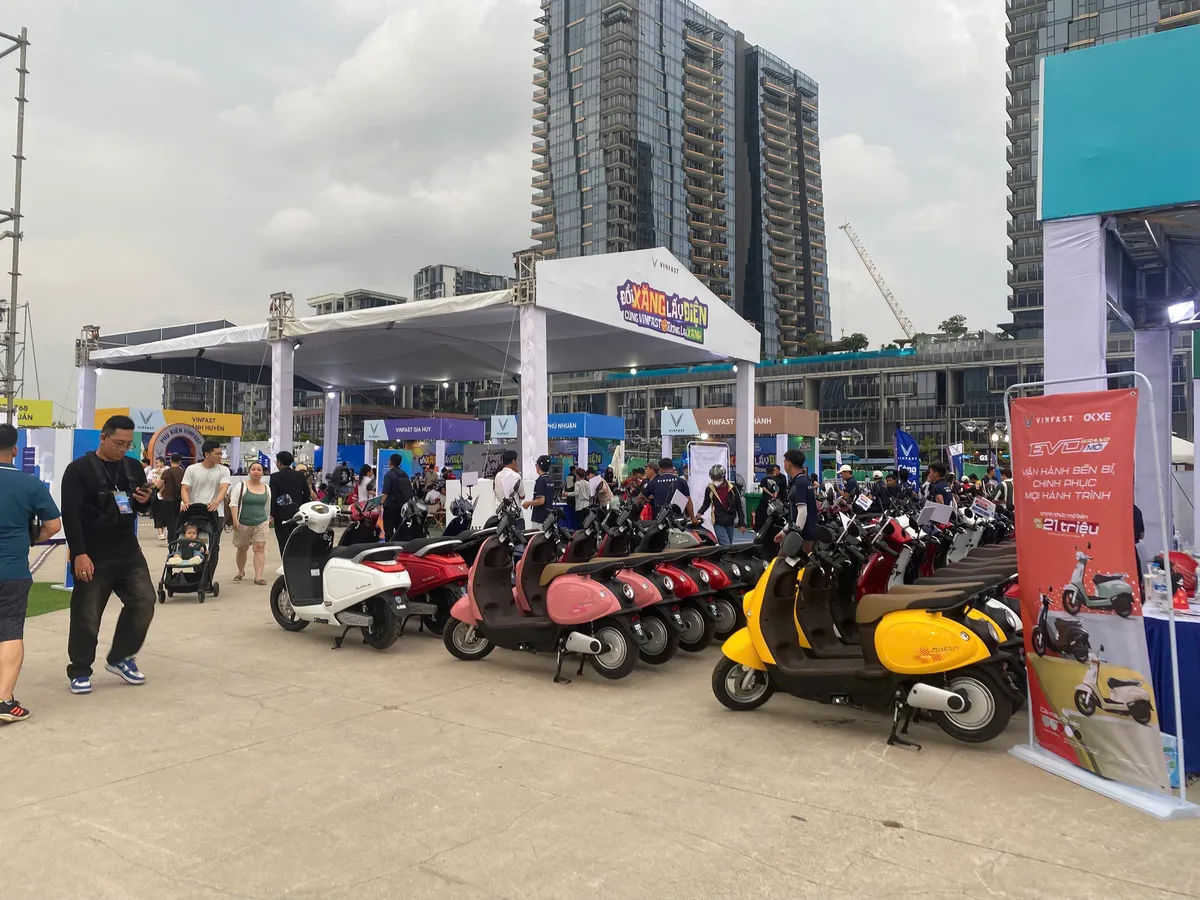 Siết chuẩn nhiên liệu: Cần lộ trình "hài hòa" hơn - Ảnh 1.