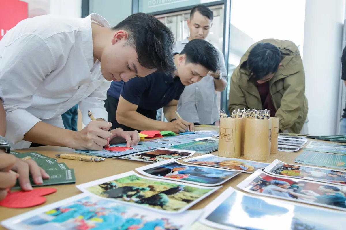 Viết tiếp giấc mơ độc lập của những người ngã xuống- Ảnh 4. Viết tiếp giấc mơ độc lập của những người ngã xuống- Ảnh 4.