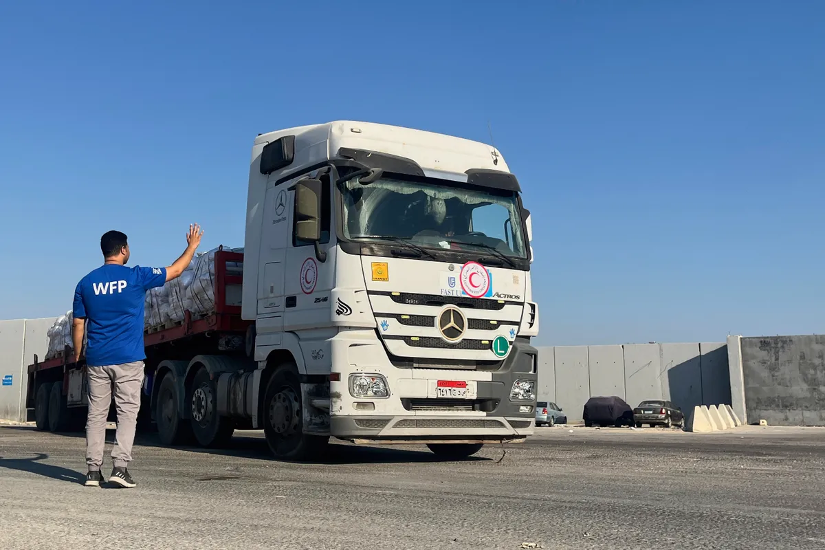 Israel tạm ngừng bắn tại 3 khu vực ở Gaza - Ảnh 1.