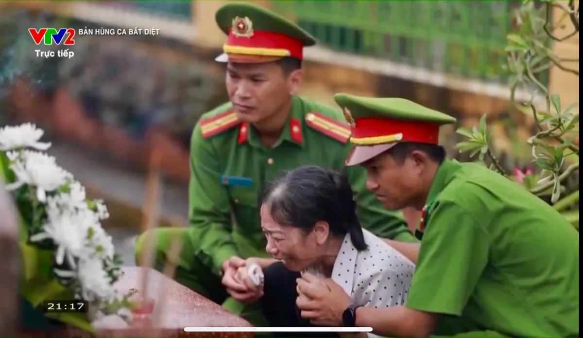 Xúc động và tự hào với chương trình nghệ thuật đặc biệt “Bản hùng ca bất diệt”- Ảnh 10.
