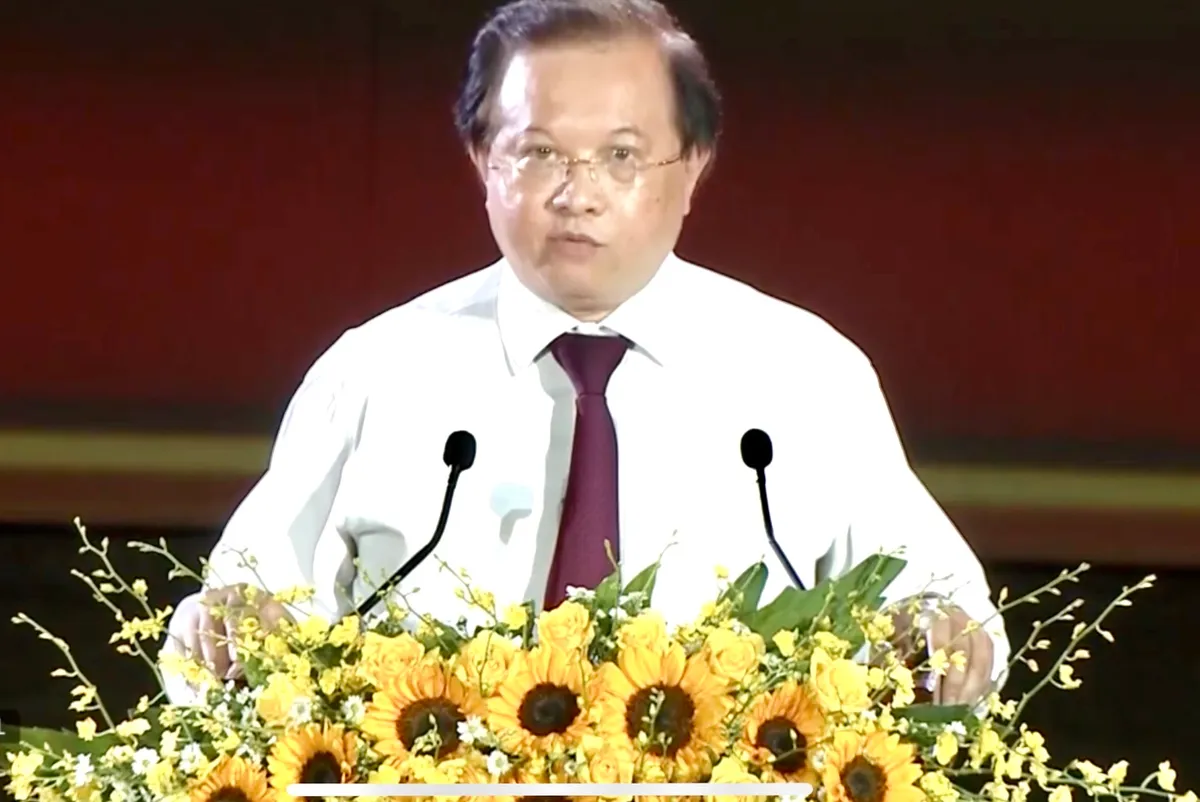 Xúc động và tự hào với chương trình nghệ thuật đặc biệt “Bản hùng ca bất diệt”- Ảnh 3.