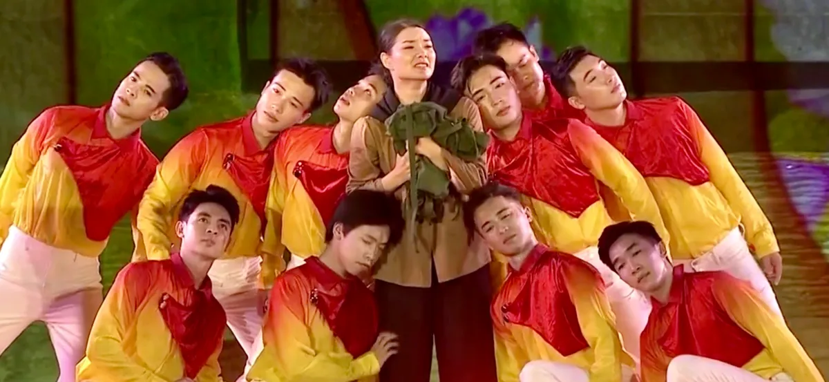 Xúc động và tự hào với chương trình nghệ thuật đặc biệt “Bản hùng ca bất diệt”- Ảnh 7.