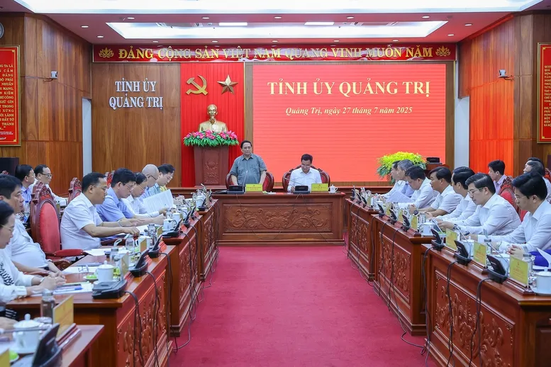 Thủ tướng: Quảng Trị phải biến đau thương thành sức mạnh nội sinh để vươn lên - Ảnh 1.